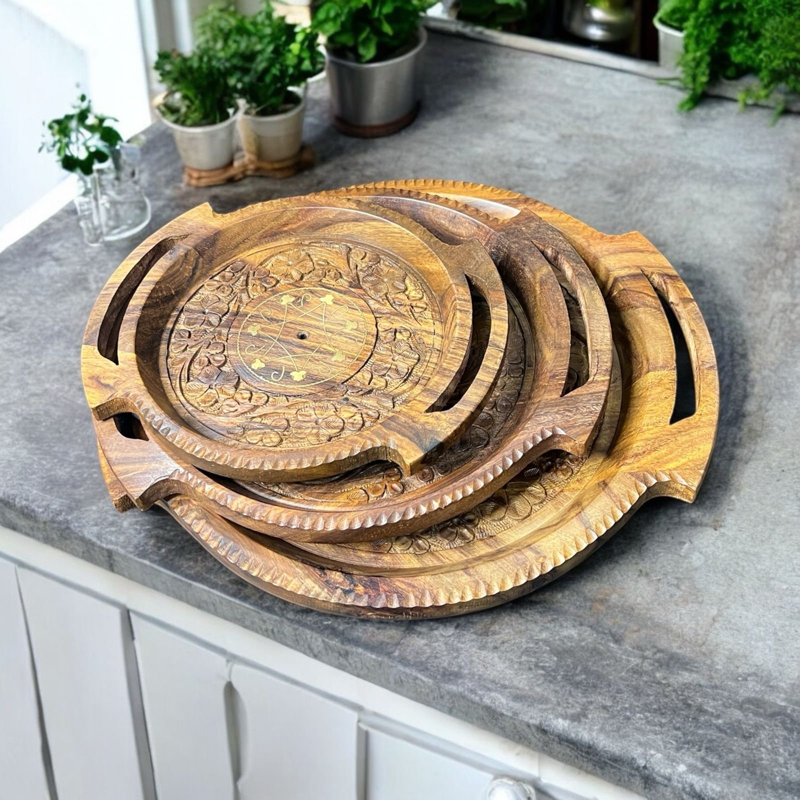 Wooden-Plates-Set-Carving-3-Pieces-1 Wooden Tray Set – Gol – Carving – 3 Pieces - Image 1