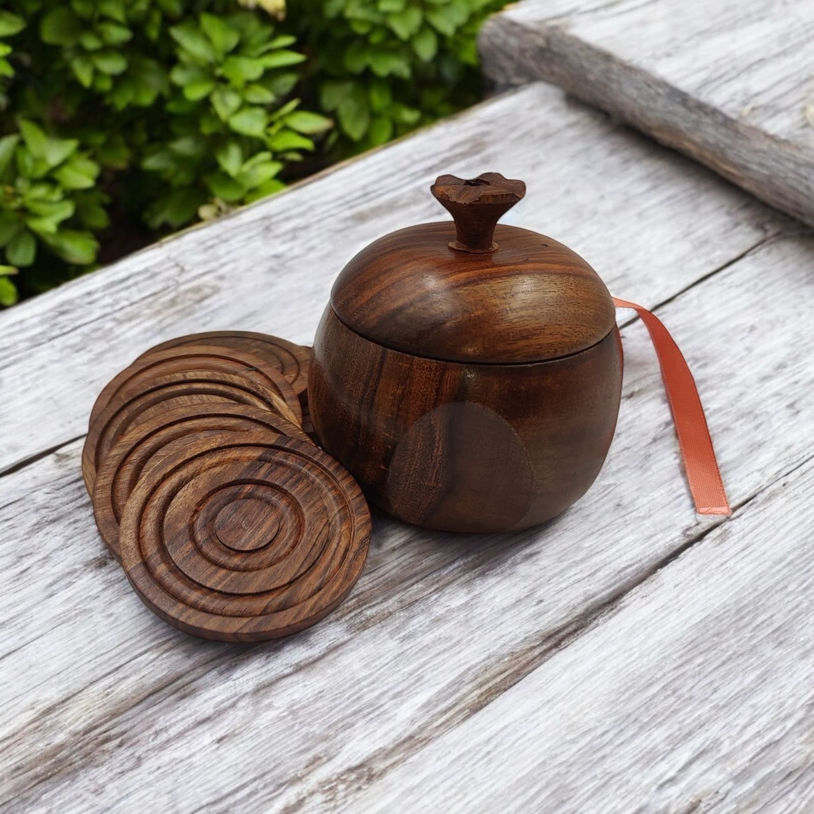 Wooden-Pear-Pot-with-6-Coasters-2 Wooden Pear Pot with 6 Coasters - Image 1