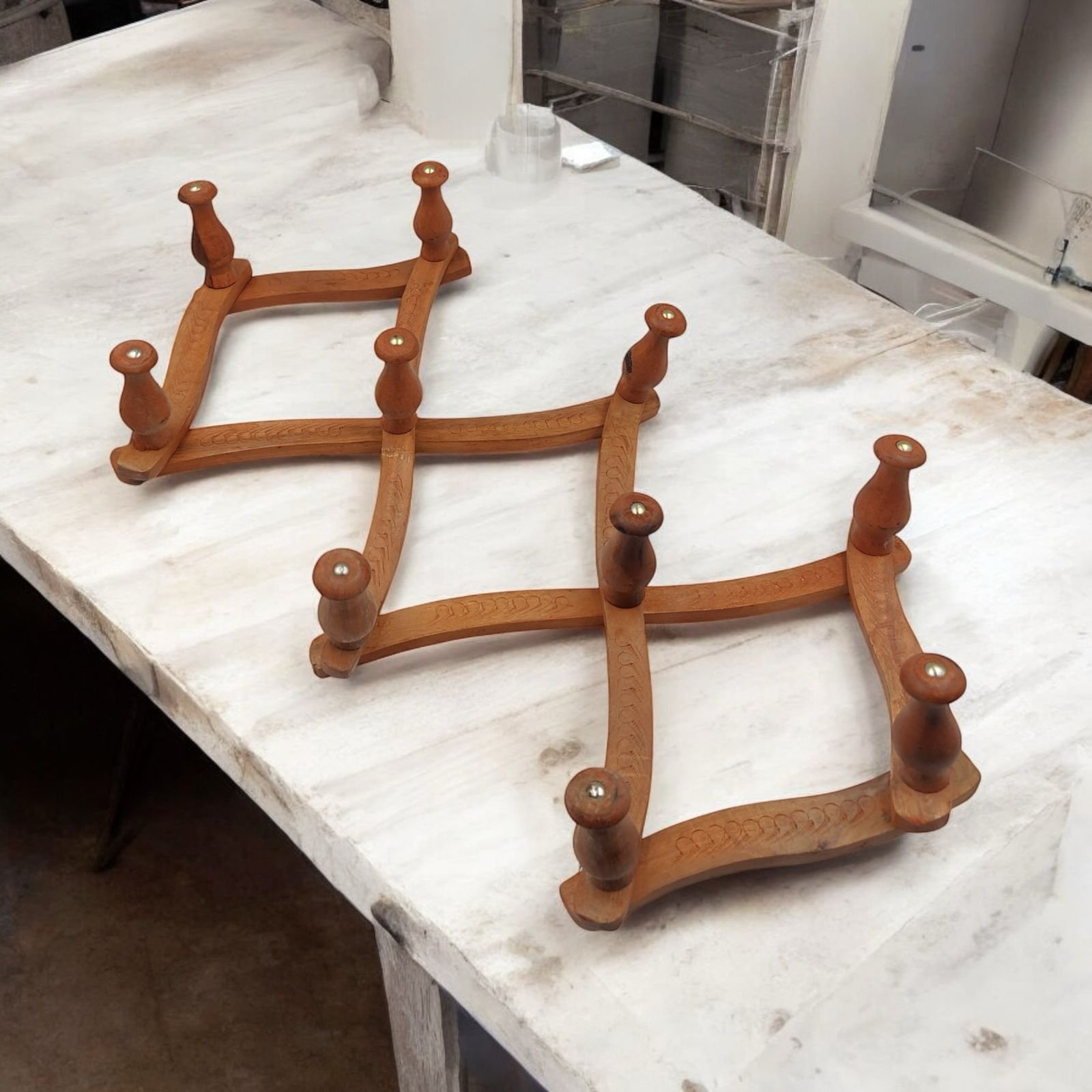 Wooden-Stretchable-hanger-2 Wooden Stretchable hanger - Image 1